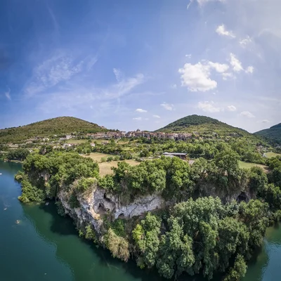 La guinguette - restaurant au bord  du Tarn - St Rome de Tarn en Aveyron